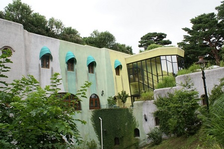 ジブリ美術館外観.jpg