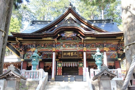 三峯神社本殿.jpg